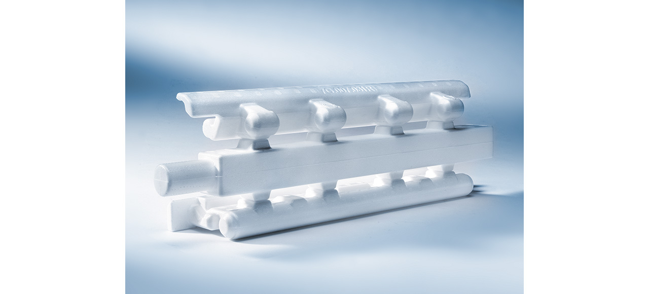 Une pièce technique moulée blanche comme cluster pour les process à mousse perdue