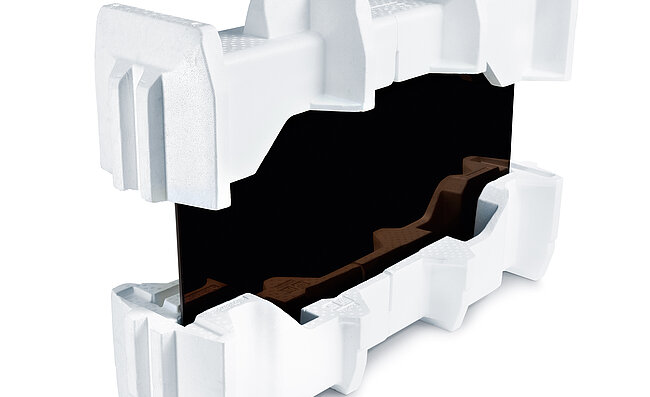 Ordinateurs portables et tablettes empilés les uns sur les autres